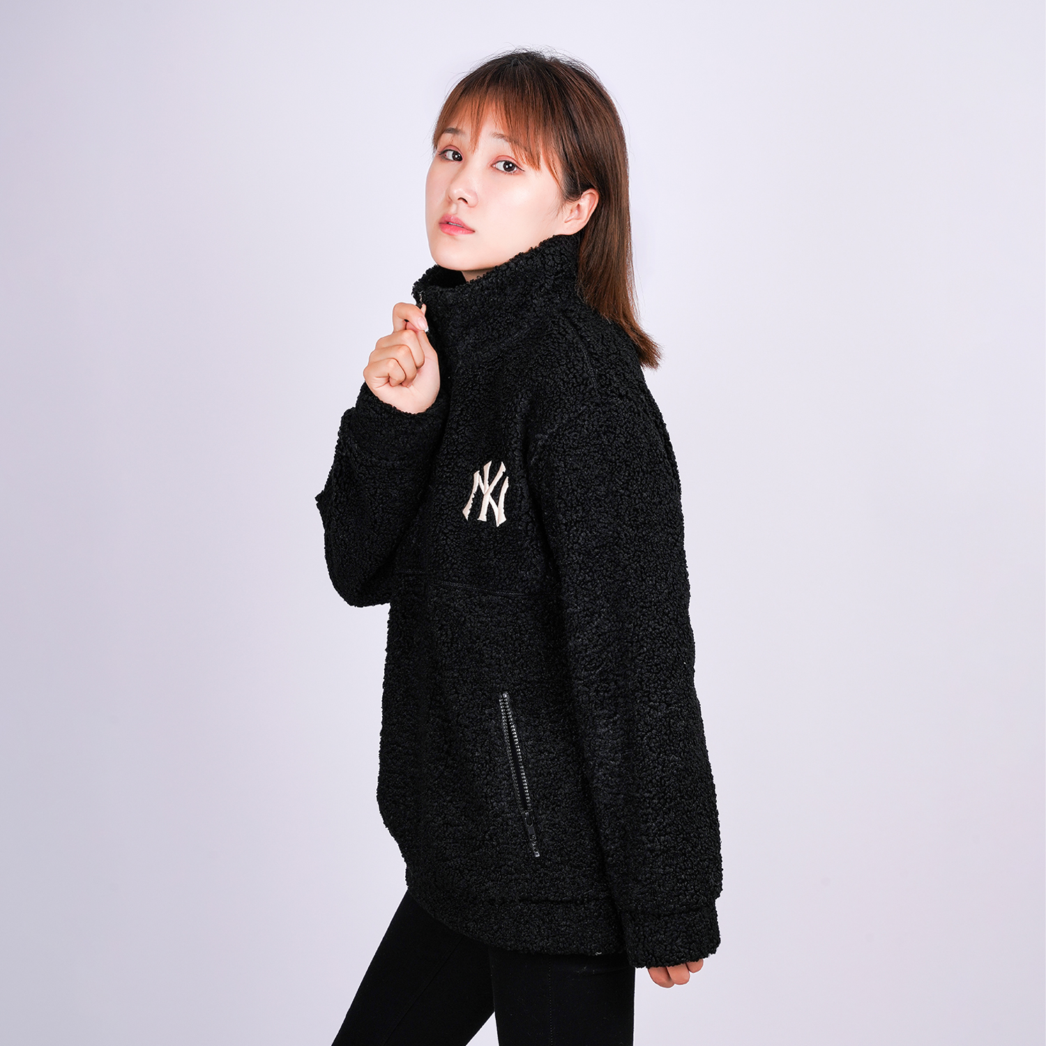 MLB New York Yankees Sherpa Half-Zip Pullover Sweatshirt Unisex Black 31MTF3061-50L 圖 4