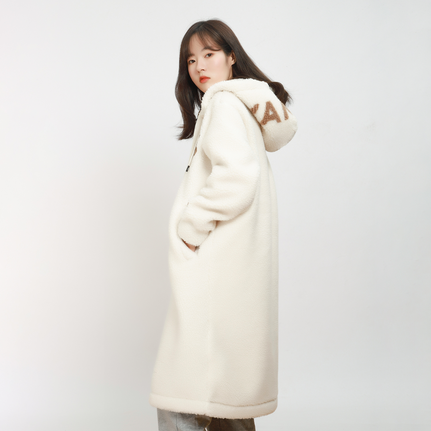 Sizing MLB New York Yankees Sherpa Jacket Cream Unisex Casual Embroidered Coat. 3AJPF2816-50CRS