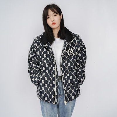 MLB 纽约洋基小标短版羽绒外套 男女款 黑色设计 3ADJM0116-50BKS Shop MLB 纽约洋基小标短版羽绒外套 男女款 黑色设计 3ADJM0116-50BKS