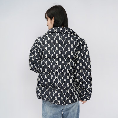 MLB 纽约洋基小标短版羽绒外套 男女款 黑色设计 3ADJM0116-50BKS Purchase MLB 纽约洋基小标短版羽绒外套 男女款 黑色设计 3ADJM0116-50BKS