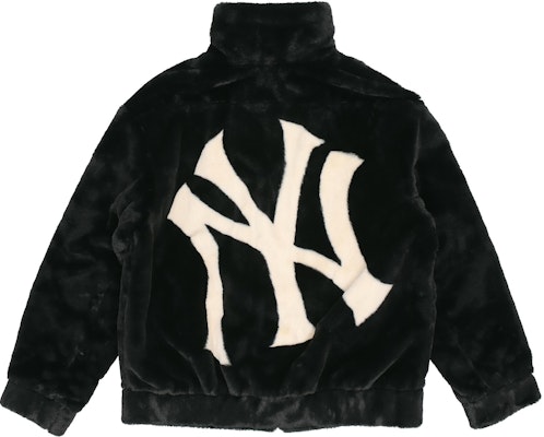 MLB New York Yankees Solid Logo Fleece Jacket Unisex Black. 3AJPF0416-50BKS Lookbook MLB New York Yankees Solid Logo Fleece Jacket Unisex Black. 3AJPF0416-50BKS