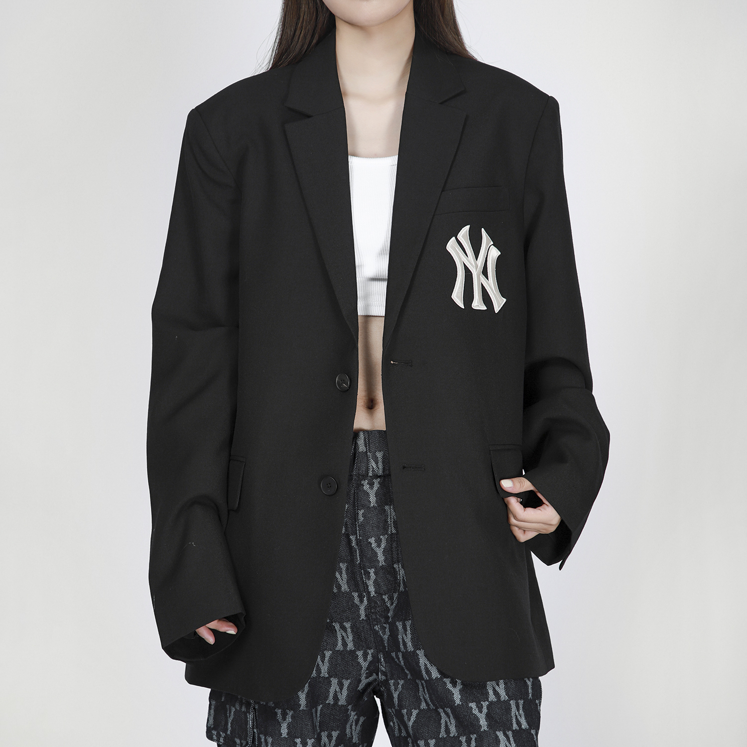 Shop MLB ニューヨークヤンキース SS21 ソリッドブラック ボタンブレザーユニセックス. 3AJK01014-50BKS