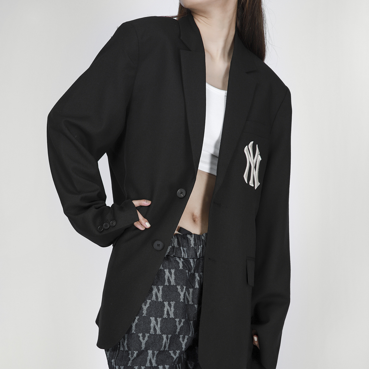 Purchase MLB ニューヨークヤンキース SS21 ソリッドブラック ボタンブレザーユニセックス. 3AJK01014-50BKS