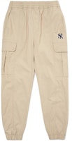 MLB New York Yankees SS22 Logo Print Cargo Jogger Pants Khaki Unisex. 3AWP00421-50BGS MLB New York Yankees SS22 Logo Print Cargo Jogger Pants Khaki Unisex. 3AWP00421-50BGS