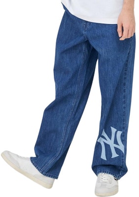 Pantalones Casual MLB New York Yankees SS24 Logo Denim Indigo para Hombre. 3LDPB0741-50INS Purchase Pantalones Casual MLB New York Yankees SS24 Logo Denim Indigo para Hombre. 3LDPB0741-50INS
