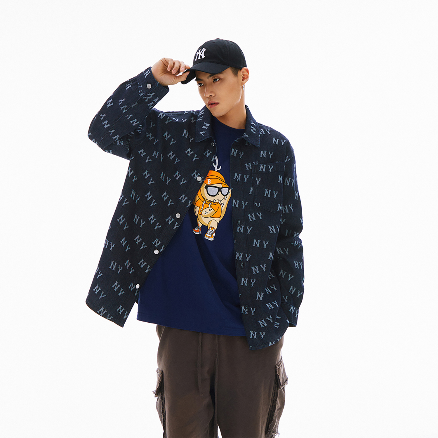 Shop MLB ニューヨーク・ヤンキース SS24 オーバーサイズ デニム 長袖シャツ ネイビー ユニセックス 3ADRM0141-50NYD