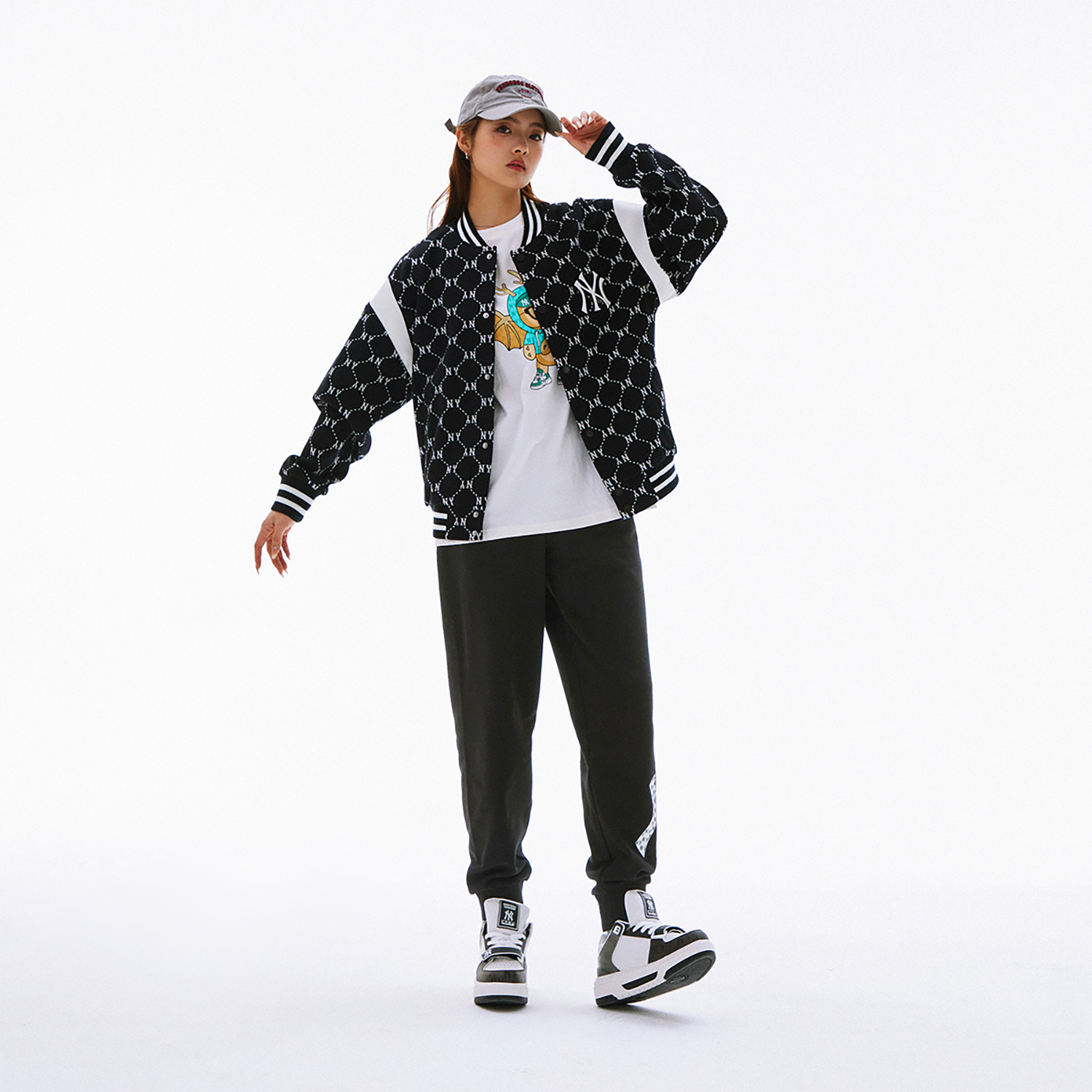 Purchase MLB ニューヨーク・ヤンキース SS24 レトロ モノグラム ブラック ベースボールジャケット ユニセックス 3AJPM0641-50BKS