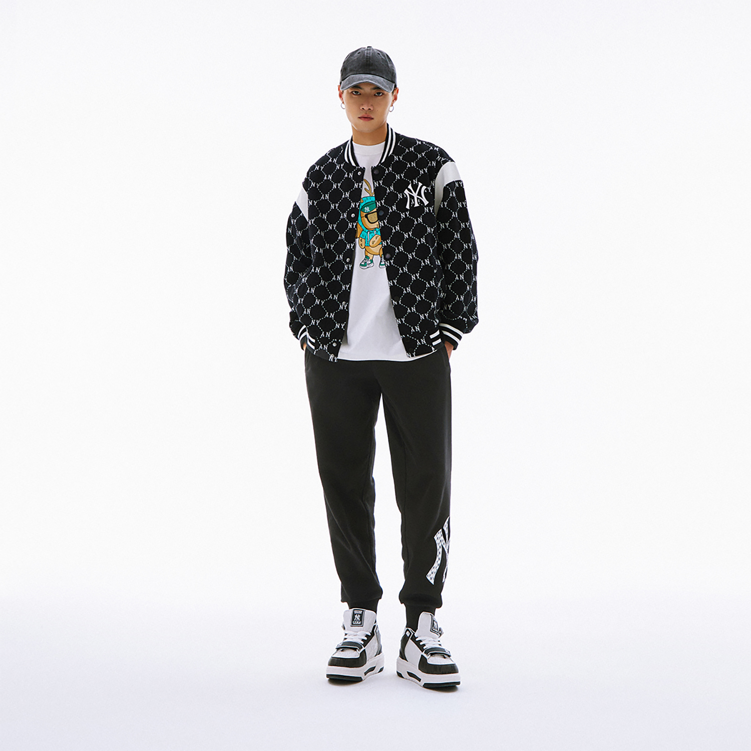 Cheap MLB ニューヨーク・ヤンキース SS24 レトロ モノグラム ブラック ベースボールジャケット ユニセックス 3AJPM0641-50BKS