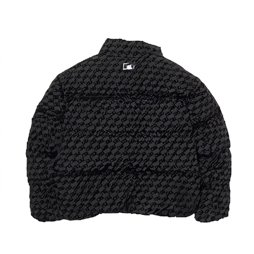 Lookbook Chaqueta Acolchada MLB New York Yankees Negra Unisex Impermeable con Cremallera. 3ADJM1846-50BKS