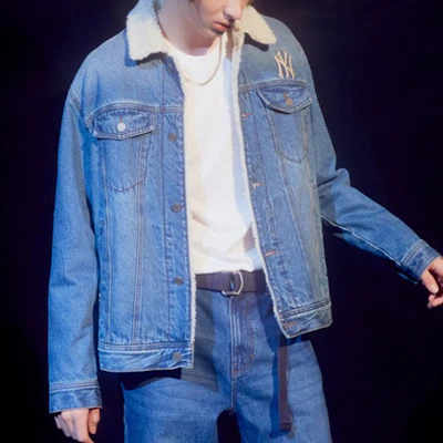 MLB Jaket Denim Biru Muda Unisex New York Yankees 31JPN1041-50U Shop MLB Jaket Denim Biru Muda Unisex New York Yankees 31JPN1041-50U