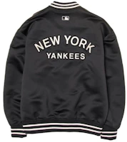 Lookbook MLB New York Yankees Varsity Jacket Black Baseball Collar Unisex Retro Long Sleeve 3AJPV0344-50BKS