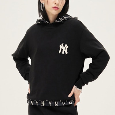 MLB 紐約洋基復古標誌黑色圓領衛衣 男女款 3AMTM0114-50BKS Purchase MLB 紐約洋基復古標誌黑色圓領衛衣 男女款 3AMTM0114-50BKS