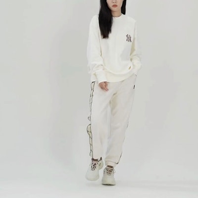 MLB紐約洋基復古徽標米色慢跑褲 男女款。 3APTM0326-50CRS Shop MLB紐約洋基復古徽標米色慢跑褲 男女款。 3APTM0326-50CRS