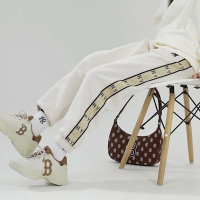 MLB紐約洋基復古徽標米色慢跑褲 男女款。 3APTM0326-50CRS Details for MLB紐約洋基復古徽標米色慢跑褲 男女款。 3APTM0326-50CRS