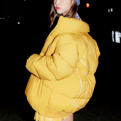 MLB 紐約洋基 黃色短版羽絨外套 男女通用款 31DJ03061-50D Purchase MLB 紐約洋基 黃色短版羽絨外套 男女通用款 31DJ03061-50D