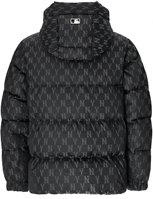 MLB 紐約洋基隊連帽羽絨短外套 黑色 男女款短版保暖外套 3ADJM0426-50BKS Lookbook MLB 紐約洋基隊連帽羽絨短外套 黑色 男女款短版保暖外套 3ADJM0426-50BKS