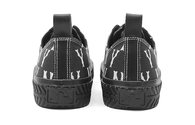 Shop MLB Playball Monogram 舒適 耐磨 低幫 帆布鞋 男女同款 黑色