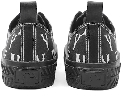 MLB单色运动鞋'黑色低帮帆布' 3ACVVM12N-50BKS Shop MLB单色运动鞋'黑色低帮帆布' 3ACVVM12N-50BKS