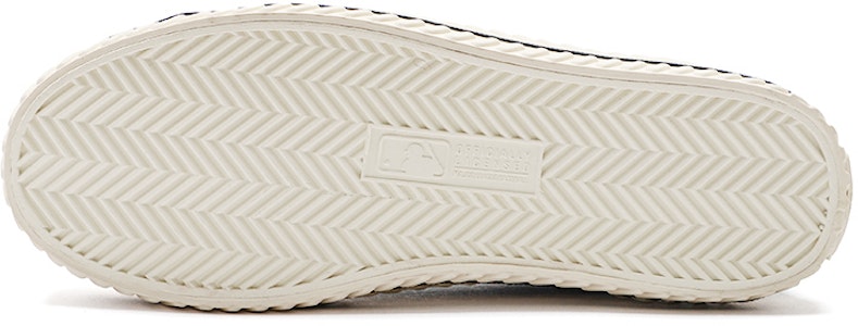 MLB Playball Origin 'Sepatu Kanvas Rendah Hitam' 3ACVVA11N-50BKS Purchase MLB Playball Origin 'Sepatu Kanvas Rendah Hitam' 3ACVVA11N-50BKS