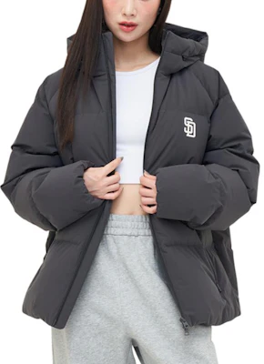 MLB 聖地牙哥教士隊中性厚短款羽絨外套 - 炭灰色 3ADJB1146-13CGS Lookbook MLB 聖地牙哥教士隊中性厚短款羽絨外套 - 炭灰色 3ADJB1146-13CGS