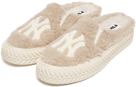 MLB 슬립온 로우 '베이지' (MLB Seulipeon Rou 'Bei-ji') 3AMUUD216-50SAS Lookbook MLB 슬립온 로우 '베이지' (MLB Seulipeon Rou 'Bei-ji') 3AMUUD216-50SAS