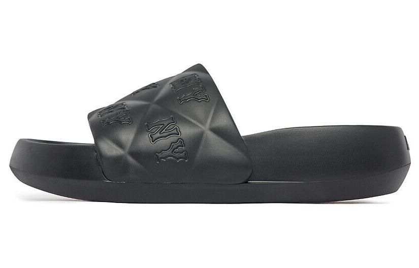 Buy MLB 슬리퍼 '블랙 실버' (MLB Seullipeo 'Beullaek Ssilbeo') 3ALPFBS33-50BKS