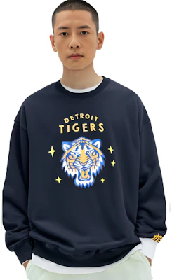 MLB SS22 Detroit Tigers Year of the Tiger Black Graphic Crewneck Unisex Sweater 3AMTD0121-46BKS Purchase MLB SS22 Detroit Tigers Year of the Tiger Black Graphic Crewneck Unisex Sweater 3AMTD0121-46BKS