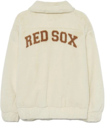 MLB SS23 Beige Zip-Up Oversized Polo Collar Jacket - Unisex Casual Wear 3AFDV0236-43BGL Lookbook MLB SS23 Beige Zip-Up Oversized Polo Collar Jacket - Unisex Casual Wear 3AFDV0236-43BGL