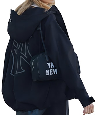 MLB SS24 紐約洋基隊標誌連帽外套 男女款 黑色 3AWJB0341-50BKS Purchase MLB SS24 紐約洋基隊標誌連帽外套 男女款 黑色 3AWJB0341-50BKS