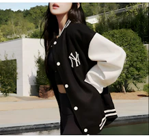 Purchase MLB SS24 Jaket Baseball Unisex Hitam Logo New York Yankees Patch. 3AJPV0541-50BKS