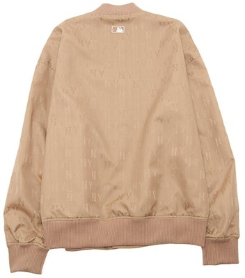 MLB SS24 ニューヨーク・ヤンキース レトロモノグラム ボタンアップ ジャケット ユニセックス ブラウン 3AJPM0541-50SAD Lookbook MLB SS24 ニューヨーク・ヤンキース レトロモノグラム ボタンアップ ジャケット ユニセックス ブラウン 3AJPM0541-50SAD