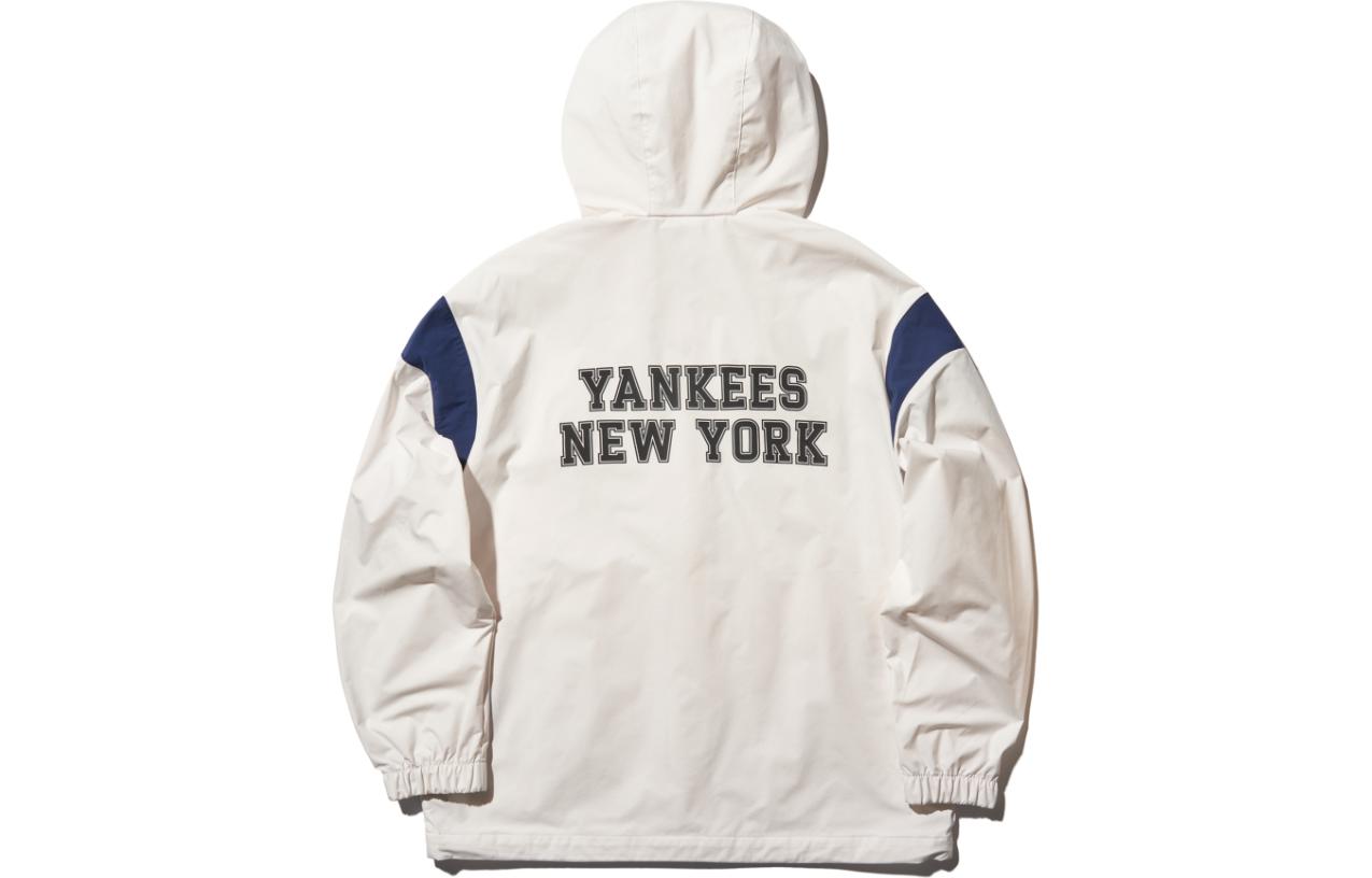 Lookbook MLB SS24 Hoodie Patchwork Logo NY Yankees Unisex Warna Cream. 3AWJV0343-50CRS