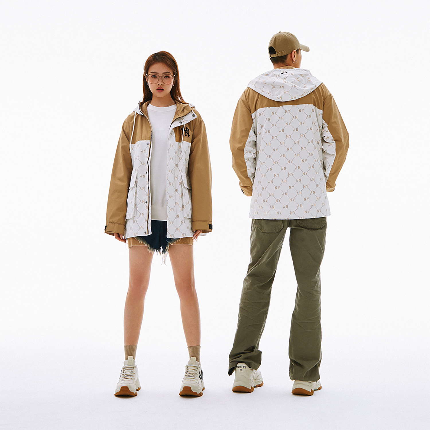 Sizing MLB SS24 Yankees Monogram Hoodie Jaket Kerja Outdoor Cream Unisex. 3AWJM0241-50CRS