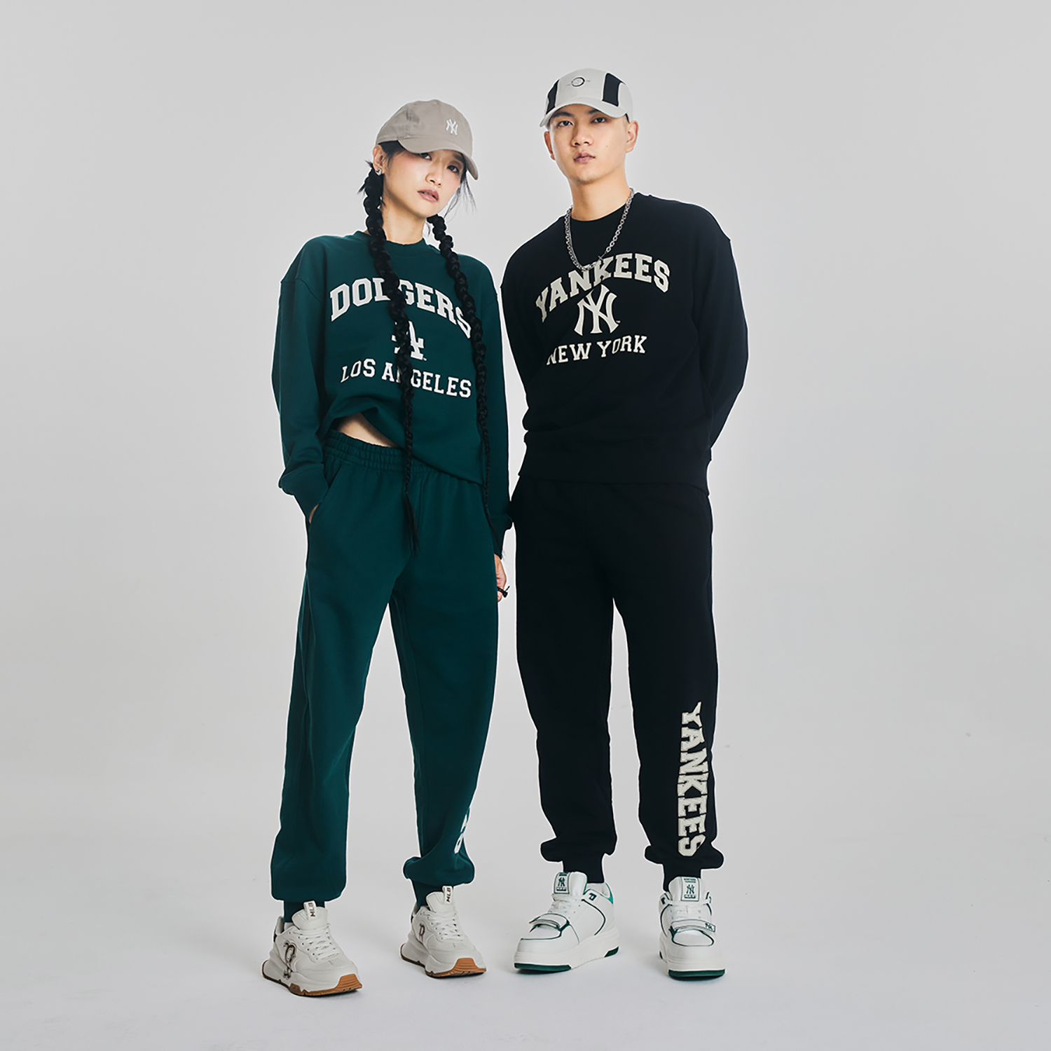 Purchase MLB Starry Reflective Sweatshirt & Jogger Unisex Hitam. 3AMTV0134-50BKS
