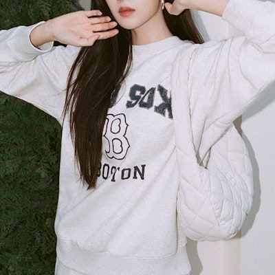 MLB T Varsity Boston Red Sox Crewneck Unisex - Kelabu 3AMTV0436-43MGL Shop MLB T Varsity Boston Red Sox Crewneck Unisex - Kelabu 3AMTV0436-43MGL