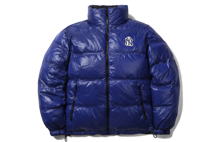 Shop MLB 유니섹스 블랙 리버시블 샤이니 숏 푸퍼 다운 재킷 겨울용 31DJ02061-50L