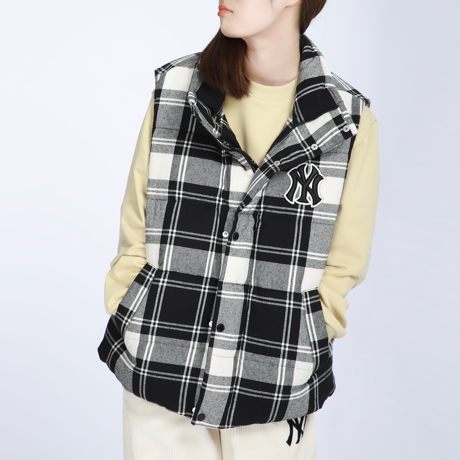 Shop MLB Unisex Rompi Puff Kotak-Kotak untuk Olahraga 3ADVP0116-50CRS