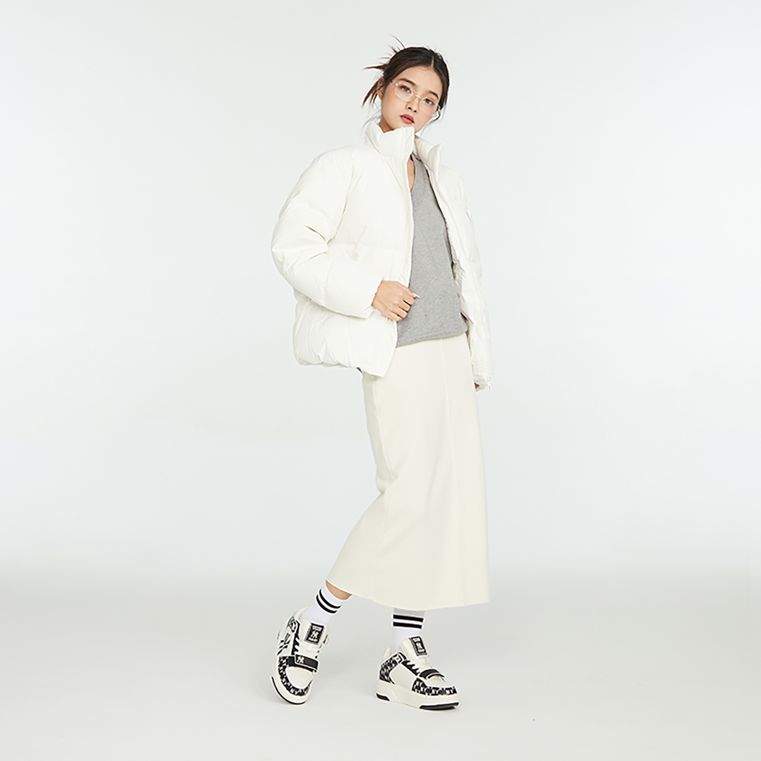 Details for MLB 男女米白色純色LOGO拉鍊羽絨外套 3ADJB0336-50CRS