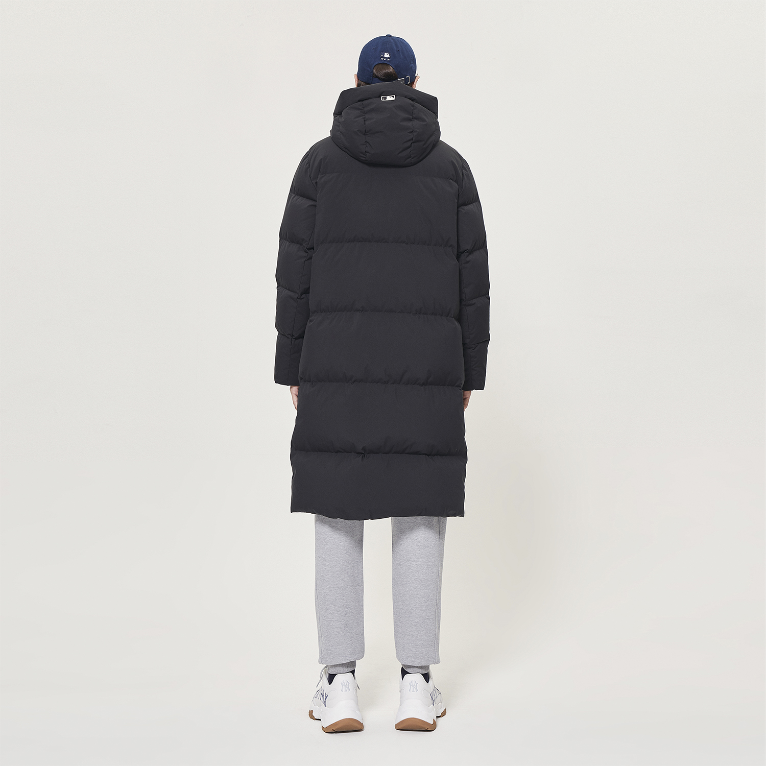 Shop MLB 男女通用洋基刺绣宽松长款羽绒大衣 黑色 31DJ02961-50L