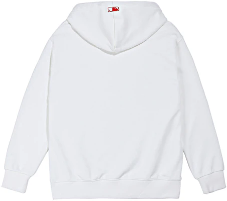 MLB Putih Unisex Sweatshirt Bordir Hati 31HDL1111-50I Lookbook MLB Putih Unisex Sweatshirt Bordir Hati 31HDL1111-50I