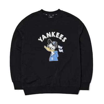 MLB Disney Yankees Donald Duck Black Crewneck Sweatshirt Unisex 3AMTD1014-50BKS