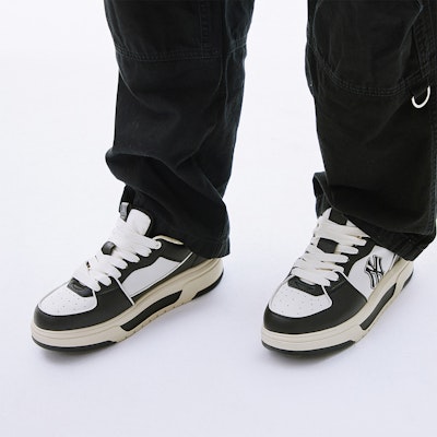 MLB x New York Yankees Retro Low 'Negro Comfort' zapatillas deportivas 3ASXCLS4N-50BKS Sizing MLB x New York Yankees Retro Low 'Negro Comfort' zapatillas deportivas 3ASXCLS4N-50BKS