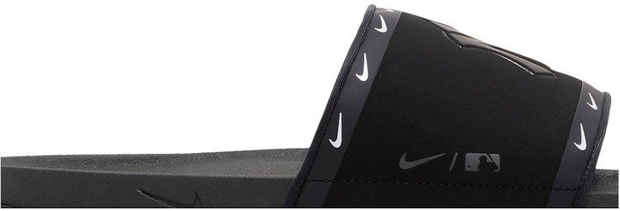 MLB x Nike Offcourt Slide 'New York Yankees 2021' Sendal Cowo Terbaru DH7001-001 Order MLB x Nike Offcourt Slide 'New York Yankees 2021' Sendal Cowo Terbaru DH7001-001