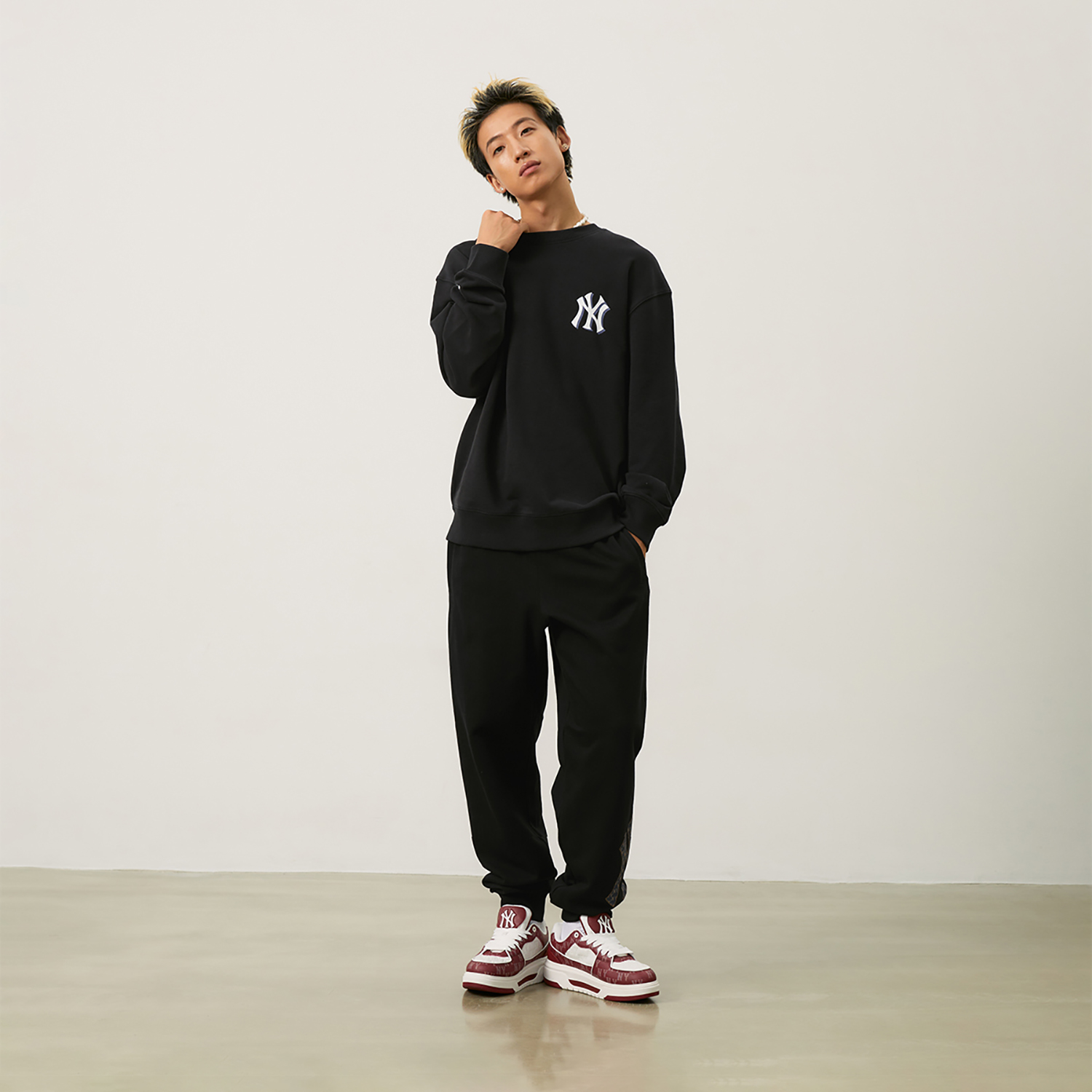 MLB Yankees 24FW Retro Denim Pop Logo Unisex Black Crewneck Sweatshirt 3AMTM1544-50BKS 圖 8