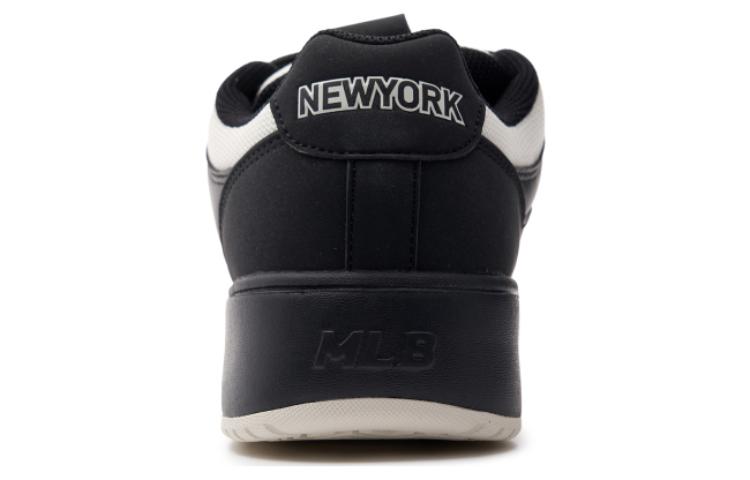 Shop MLB Yankees 'Kasut Low-Top Hitam Kasual' 3ASXCCW3N-50BKS