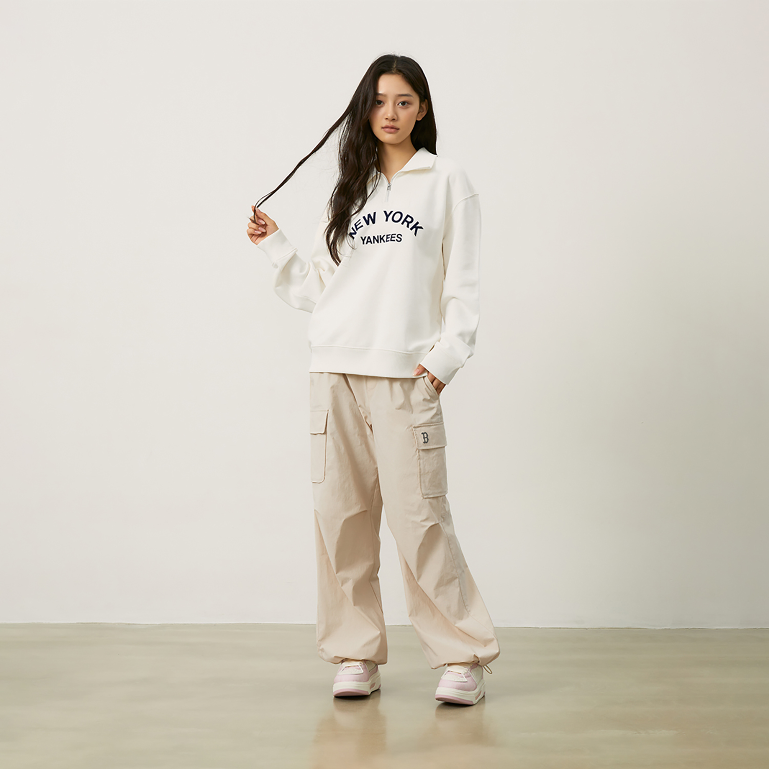 MLB Yankees Cream Retro Collar Half-Zip Graphic Unisex Sweatshirt 3AMTV0244-50CRS 圖 6