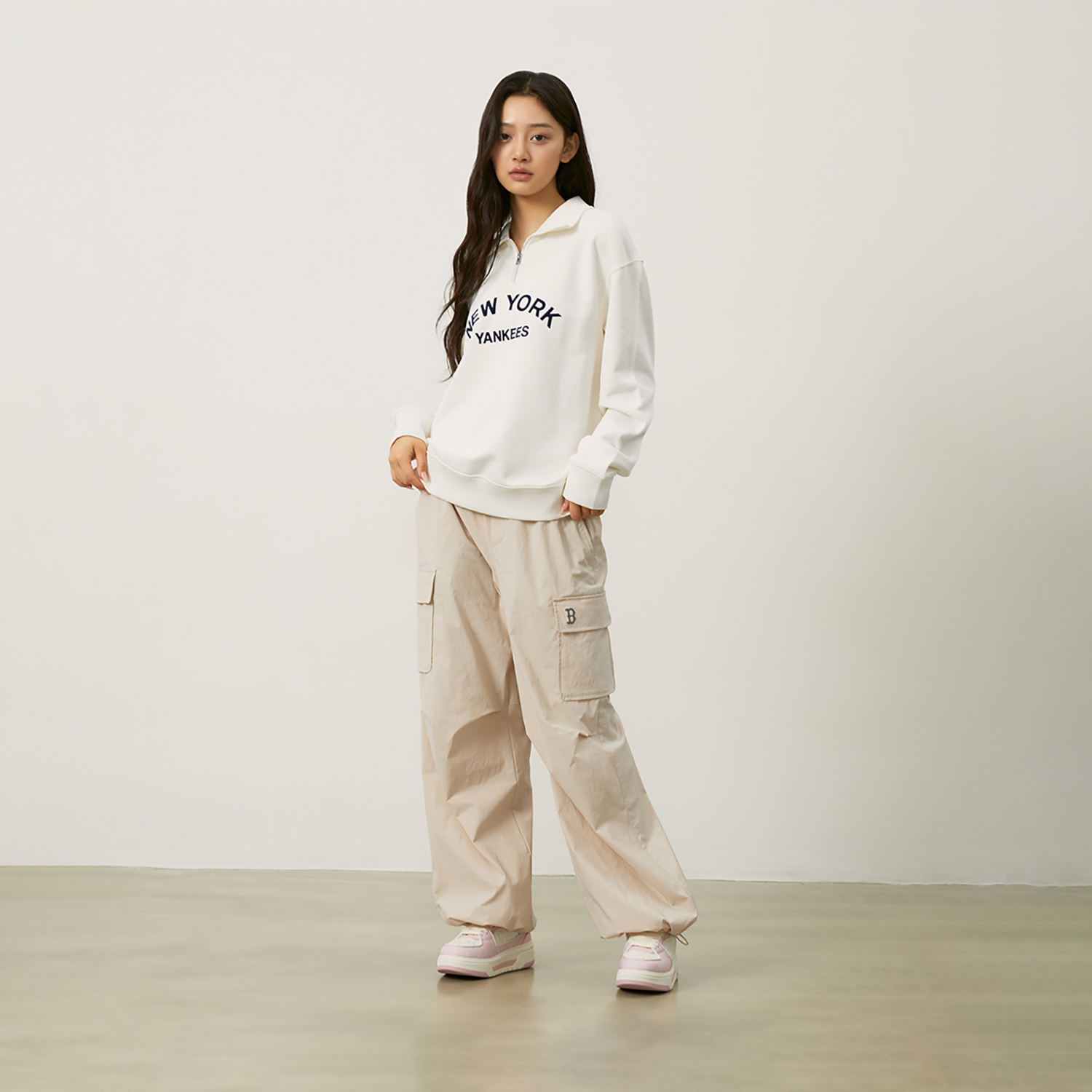 MLB Yankees Cream Retro Collar Half-Zip Graphic Unisex Sweatshirt 3AMTV0244-50CRS 圖 7