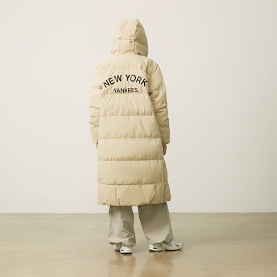 MLB Yankees FW24 Unisex Beige Long Waterproof Down Jacket with Letter Print. 3ADJB2146-50BGM Purchase MLB Yankees FW24 Unisex Beige Long Waterproof Down Jacket with Letter Print. 3ADJB2146-50BGM