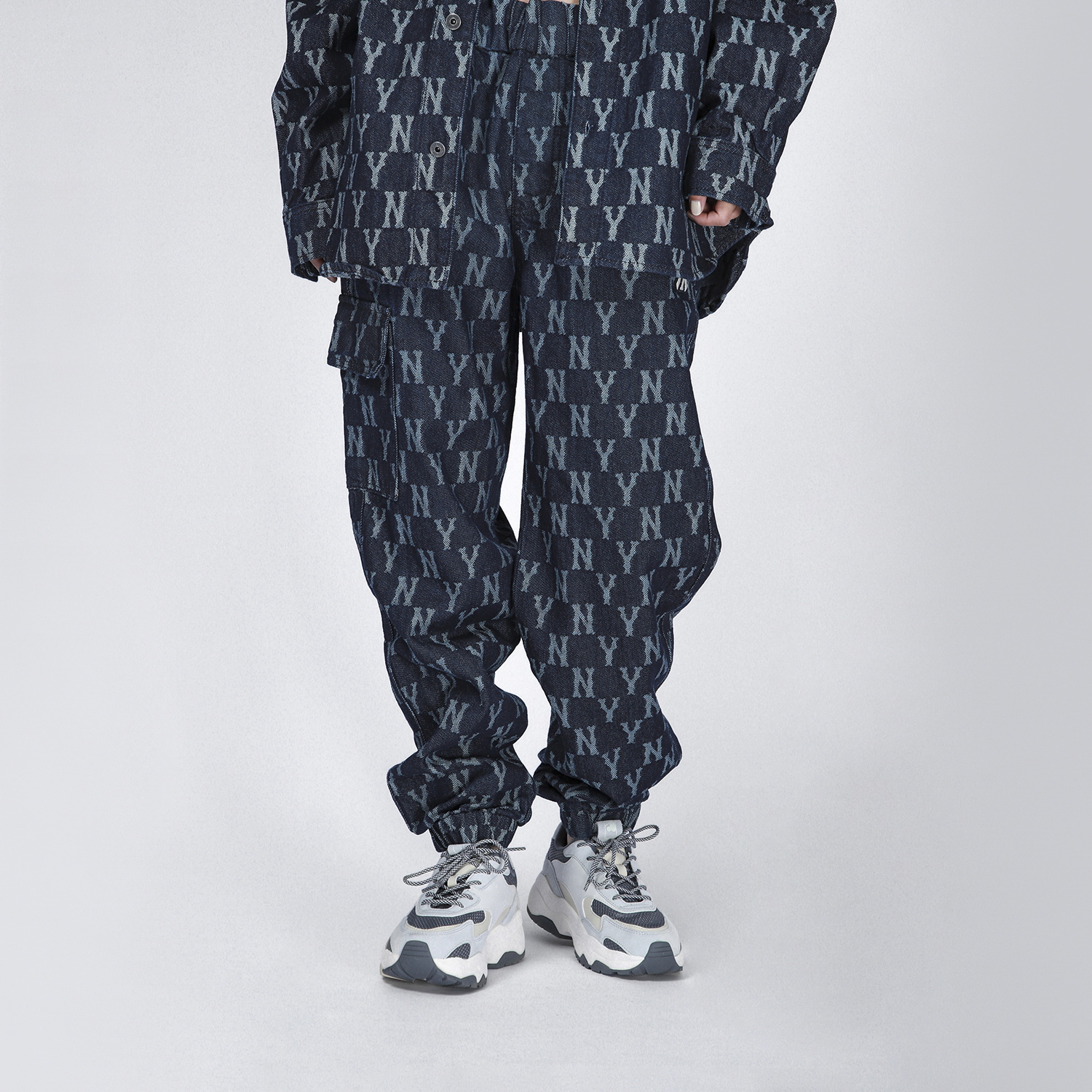 Shop MLB Yankees Letter Print Jogger Jeans Unisex Dark Blue 3ADP02014-50BLD