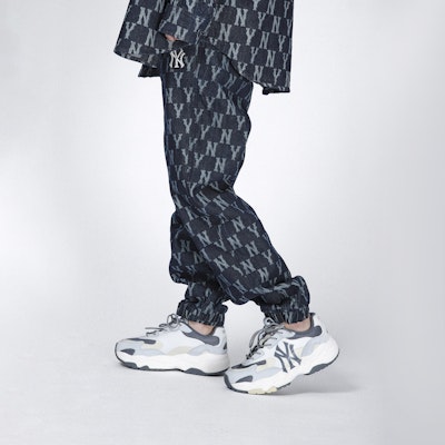 MLB Yankees Letter Print Jogger Jeans Unisex Dark Blue 3ADP02014-50BLD Cheap MLB Yankees Letter Print Jogger Jeans Unisex Dark Blue 3ADP02014-50BLD